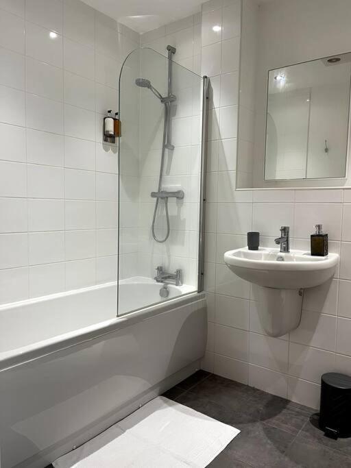 Modern 1 Bedroom Serviced Apartment - Near City Centre Doncaster Luaran gambar